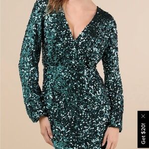 Lulu Sequin V-Neck Dress in Green